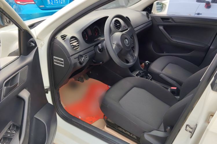 Used Volkswagen Jetta 2013 1.6L Manual Fashion Edition
