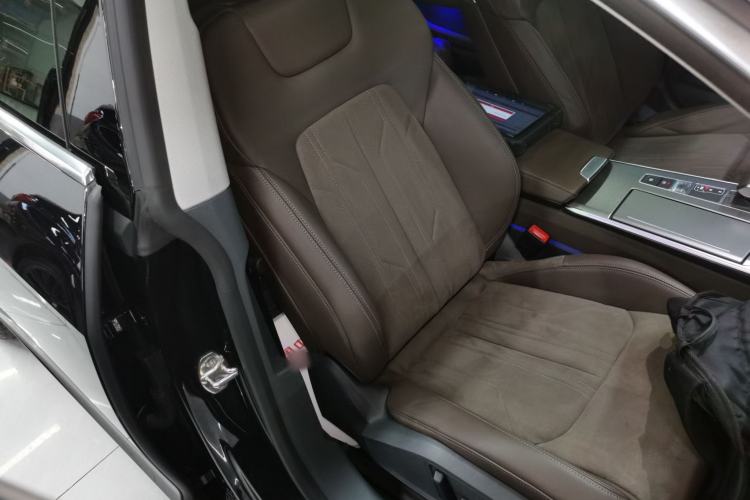 Used Audi A7L 2024 45TFSI S-line Dream-Building Edition Flow Crystal Package
