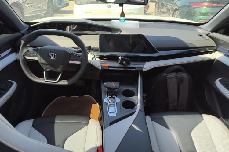 Used CHANGAN UNI-V iDD 2024 Blue Whale Smart Electric iDD 136km ZhiKu Model