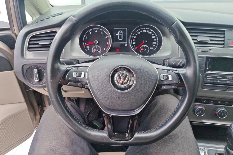 Used Volkswagen Golf 2014 1.4TSI Automatic Luxury Model Steering Wheel