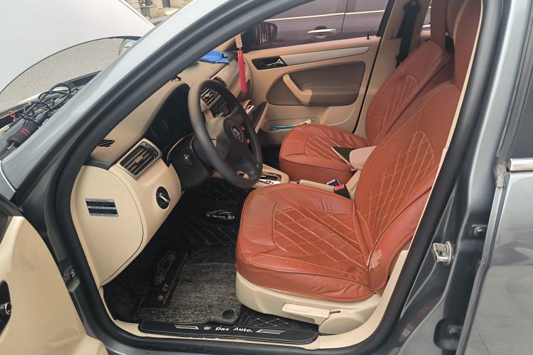 Used Volkswagen Bora 2012 1.6L Automatic Fashion Edition Left Front Seat