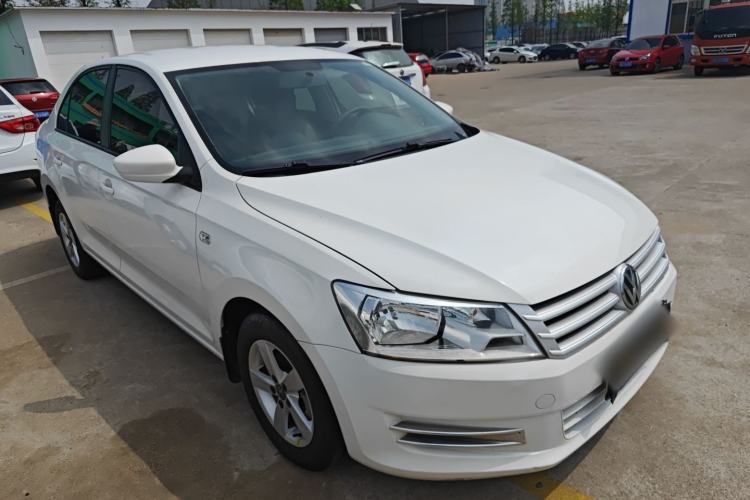 Used Volkswagen Santana 2015 1.6L Manual Fashion Edition Front Right 45 Deg