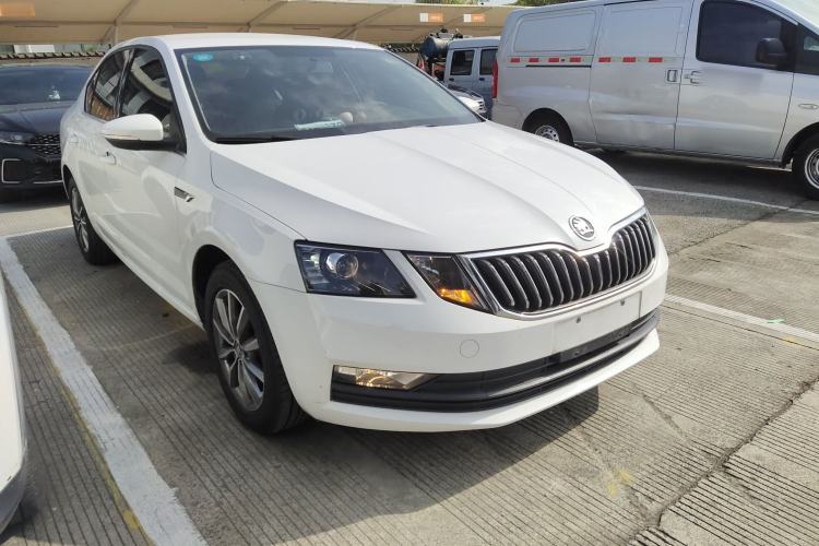 Used Skoda Octavia 2019 1.5L Automatic SmartDrive Comfort Edition China VI Standard