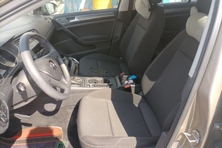 Used Volkswagen Golf 2016 1.6L Automatic Fashion Model