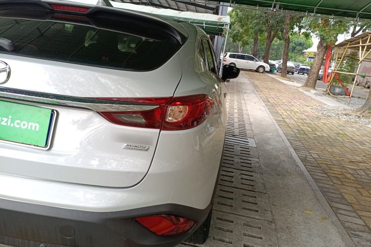 Used Mazda CX-4 2018 2.0L Automatic Two-Wheel Drive Blue Sky Dynamic Version China V Standard Exterior 3