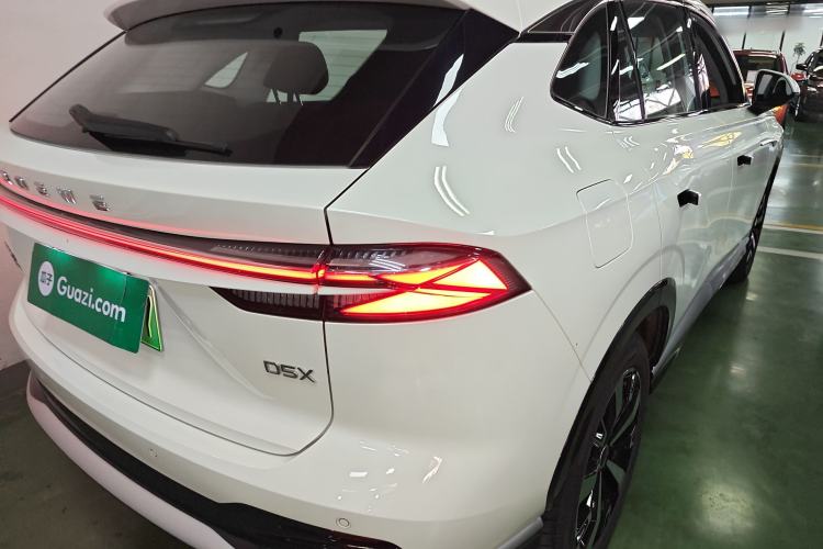 Used Roewe D5X DMH 2024 135 Tech Edition
