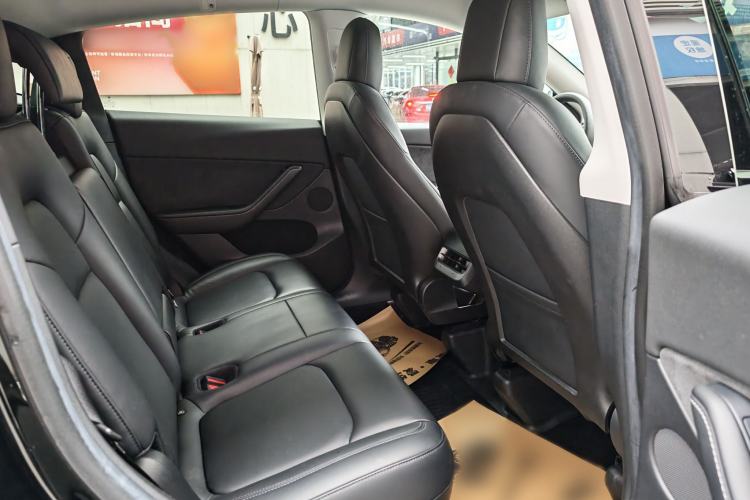 Used Tesla Model Y 2022 Long-Range All-Wheel-Drive Version