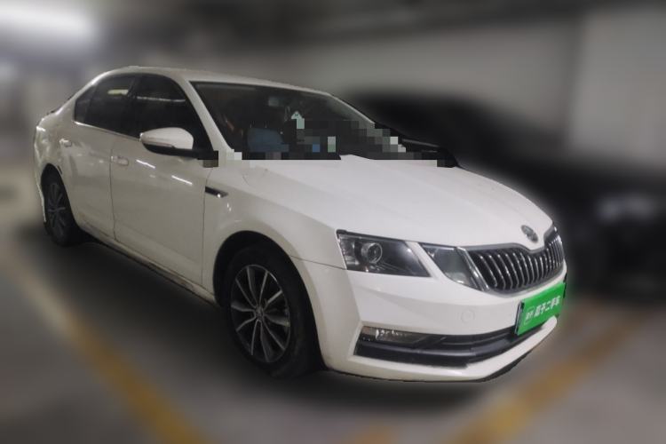 Used Skoda Octavia 2018 1.6L Automatic Comfort Edition Front Right 45 Deg
