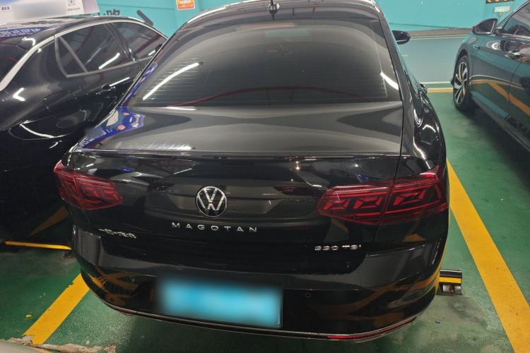 Used Volkswagen Magotan 2023 2 Million Units Limited Edition 330TSI DSG Leading Version
