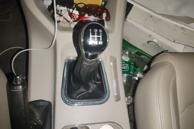 Used FORTHING Lingzhi 2020 M5L 1.6L Luxury 7-Seater Gear Lever