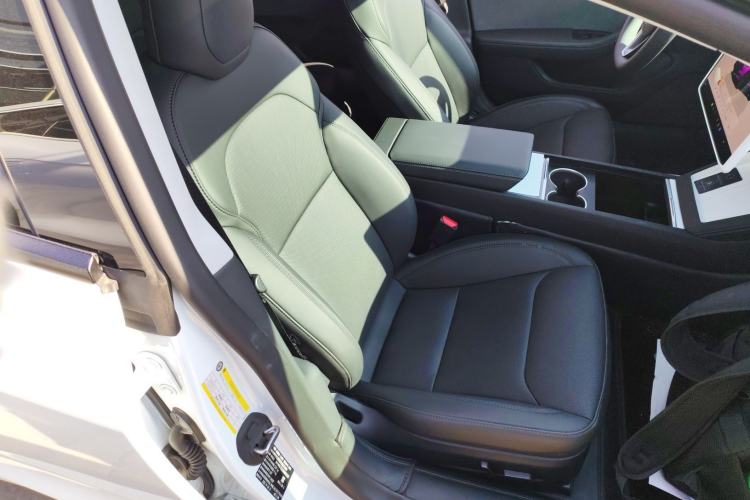 Used Tesla Model 3 2025 Rear-Wheel-Drive Version