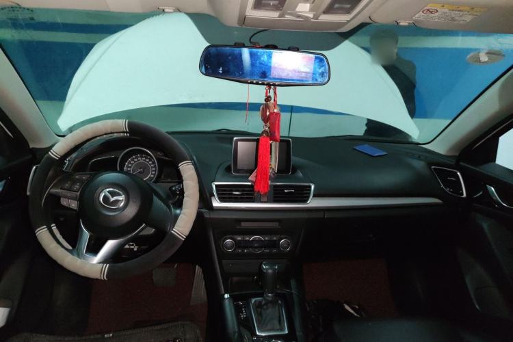 Used Mazda 3 Axela 2016 Sedan 1.5L Automatic Luxury Model
