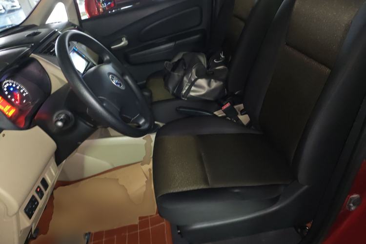 Used Venucia R50 2013 1.6L Manual Fashion Edition
