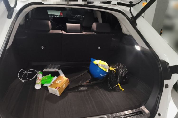 Used Toyota Harrier 2023 2.0L CVT Two-Wheel Drive Deluxe Edition