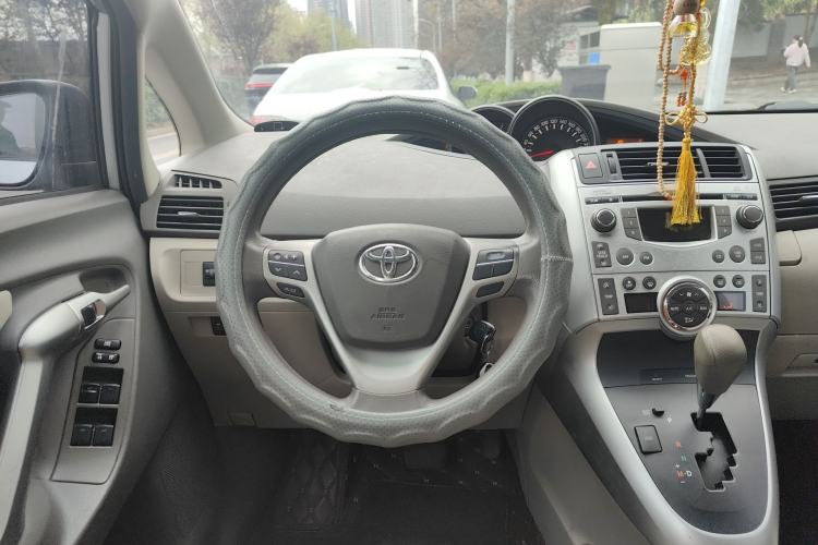 Used Toyota Verso 2014 Starlight 180G CVT Comfortable Multi-Function Edition