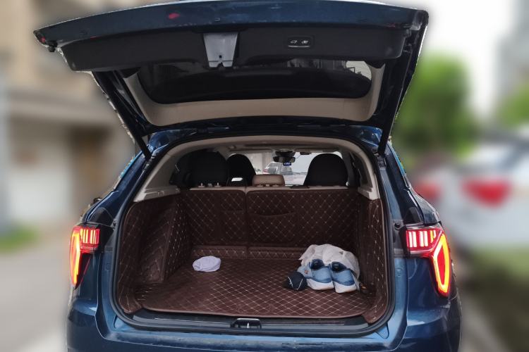 Used Lynk & Co 01 2017 2.0T Two-Wheel Drive Zhaopu Version Trunk