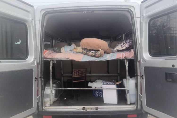 Used Dongfeng Yufeng Yufeng 2023 V9+ 2.0T Manual Front-Wheel-Drive Multi-Function Mid-Roof Van with 7/8/9 Seats
