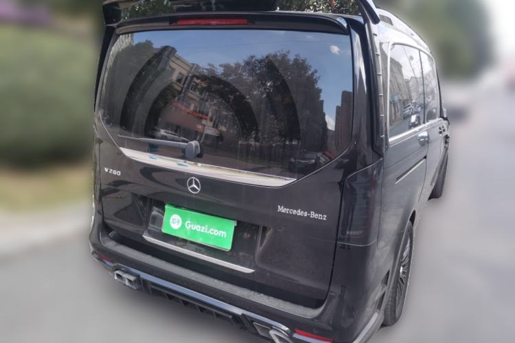 Used Mercedes-Benz V-Class 2022 V 260 Avantgarde Edition
