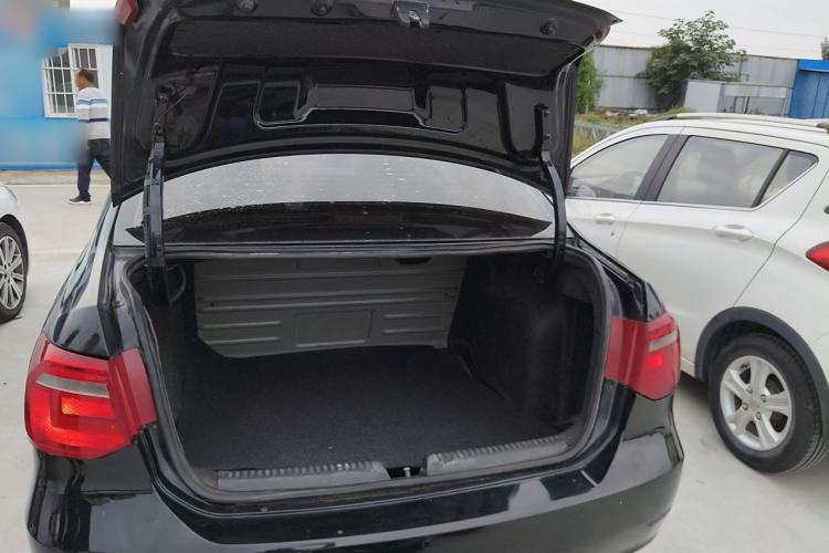 Used Volkswagen Jetta 2015 1.6L Manual Comfort Model