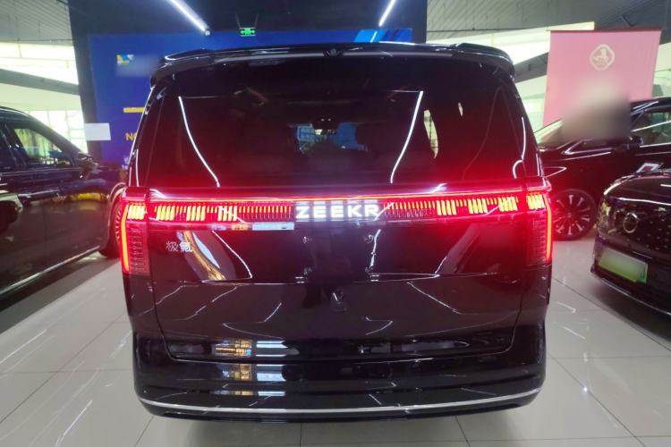 Used Zeekr 009 2024 7-Seater Aisle Version 108 kWh
