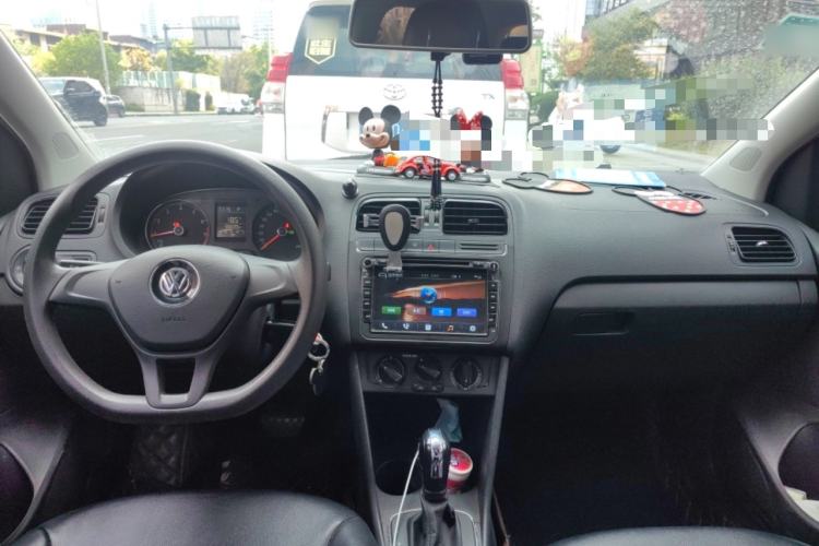 Used Volkswagen Polo 2016 1.4L Cross Polo Automatic Center Console