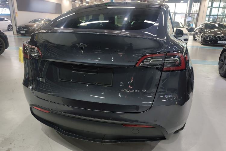 Used Tesla Model Y 2022 Long-Range All-Wheel-Drive Version
