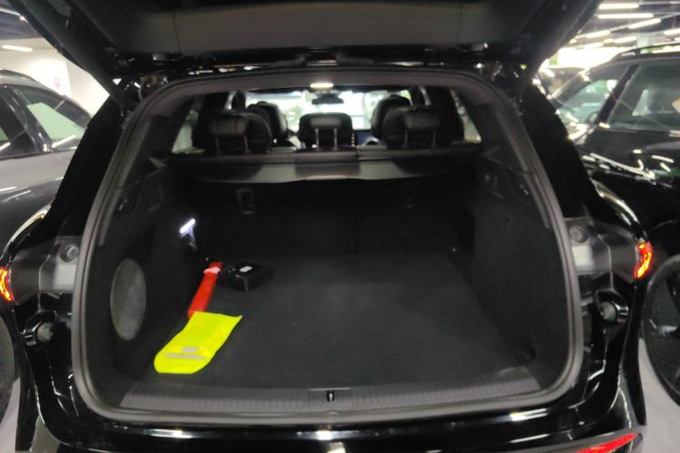 Used VOYAH FREE 2025 318 318 km Rear-Drive Touring Edition