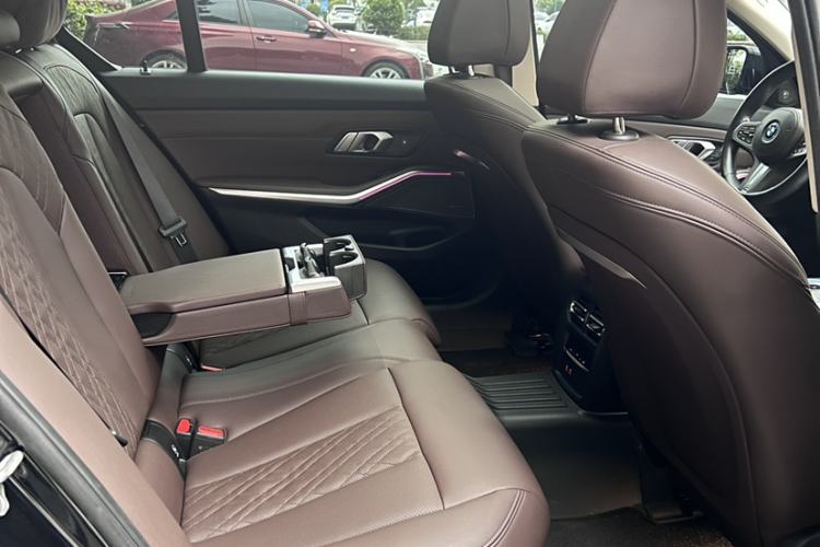 Used BMW i3 2023 eDrive 40 L Midnight Sports Package
