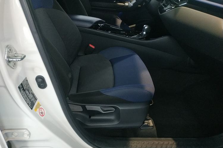 Used Toyota C-HR 2018 2.0L Luxury Edition China V Standard Right Front Seat