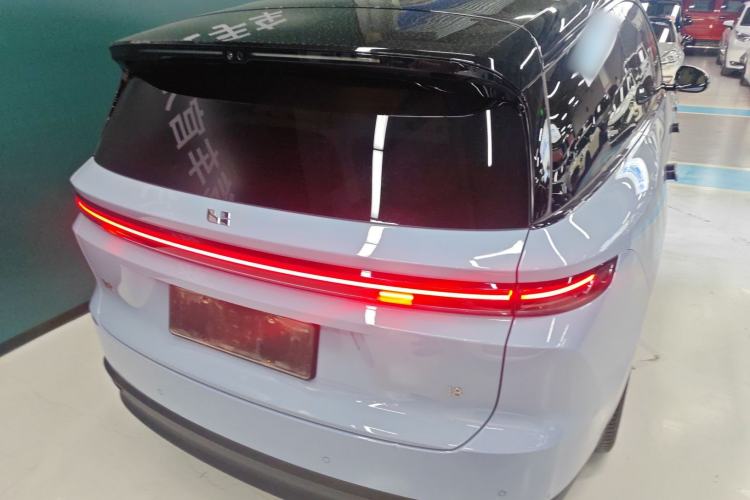 Used Li Auto i8 2025 Model Standard Version Rear Right 45 Deg