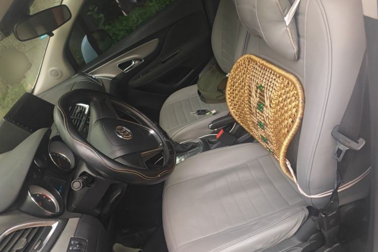 Used Buick Encore 2015 1.4T Automatic Two-Wheel Drive Urban Elite Version
