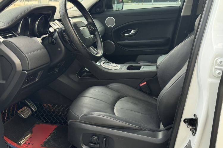 Used Land Rover Range Evoque 2018 240 PS SE Smart Brilliance Edition Interior 2