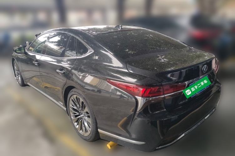Used Lexus LS 2018 500h Executive Edition China VI