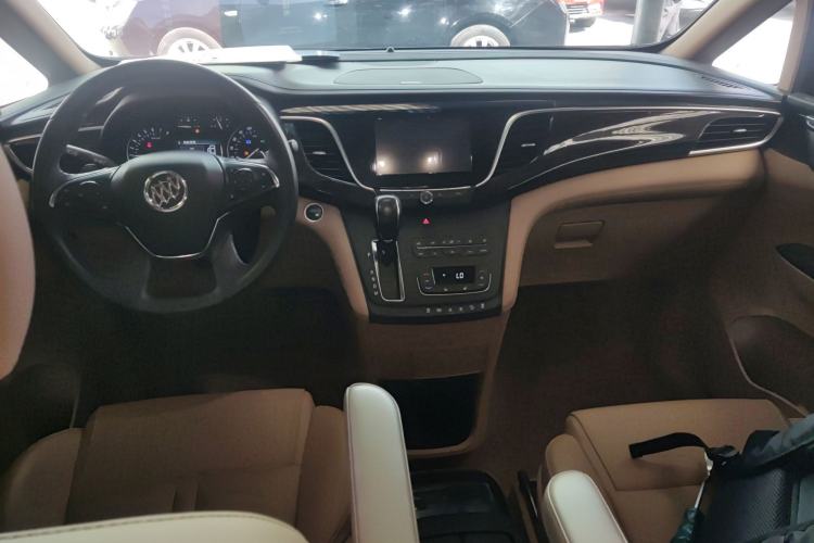 Used Buick GL8 2018 28T Prestige Version China VI Standard Center Console