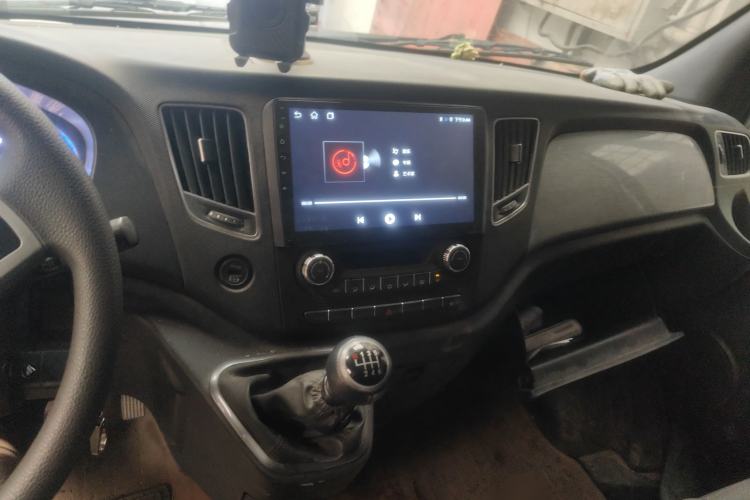 Used Foton Toano 2024 Tuyano Pro Multi-Function 2.0T Manual Rear-Drive Long Wheelbase Mid-Roof Design Single Rear Tire—Available in 5/6/7/9-Seater Configurations
