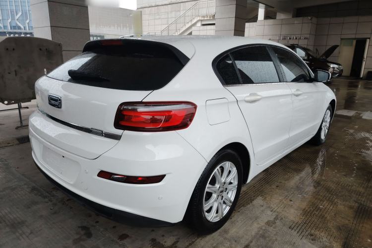Used Qoros 3 2017 Hatchback 1.6L Automatic Zhiyue Model