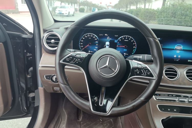 Used Mercedes-Benz E-Class New Energy 2022 Restyled E 350 e L Plug-in Hybrid Sedan
