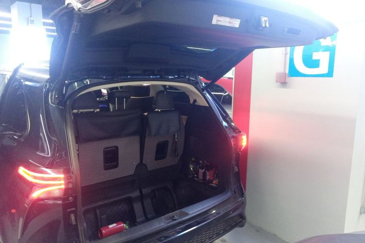 Used Toyota Granvia 2023 2.5L Hybrid Flagship VIP Edition Trunk