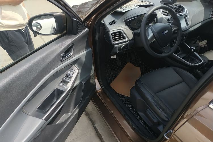 Used Ford Escort 2015 1.5L Manual Fashion Edition