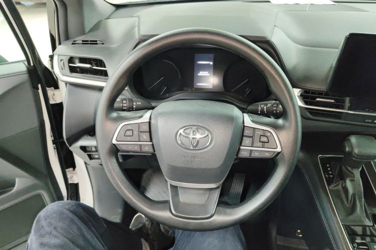 Used Toyota Granvia 2024 2.5L Hybrid Comfort Edition
