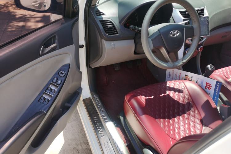 Used Hyundai Verna (older generation) 2014 1.4L Manual Smart GLS Trim Driver Seat