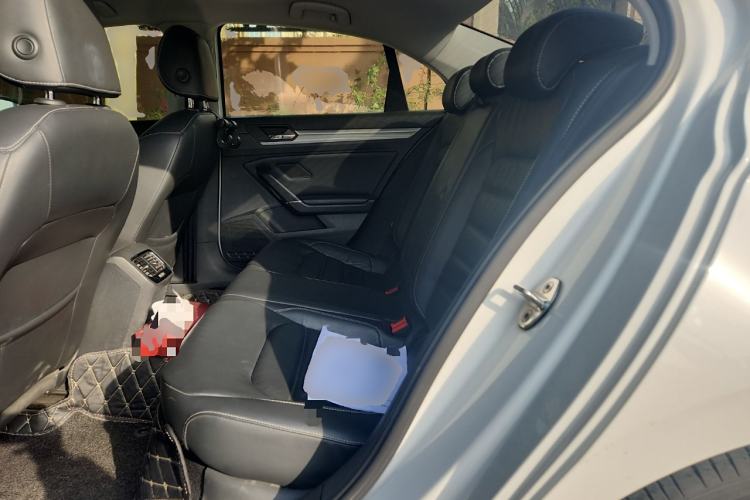 Used Volkswagen Lamando 2015 280TSI Manual Comfort Edition Left Rear Seat