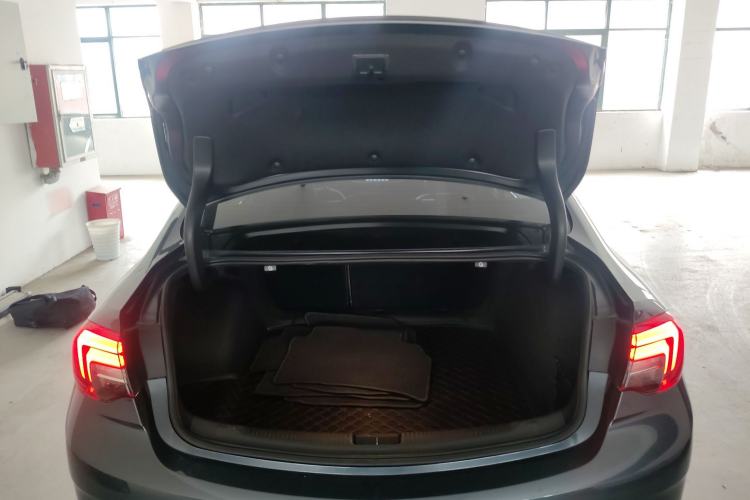 Used Buick Regal 2019 20T Luxury Model China VI Standard Trunk