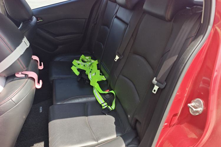 Used Mazda 3 Axela 2016 Hatchback 2.0L Automatic Sport Model
