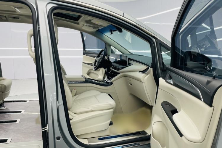 Used Buick GL8 2023 ES Lu Zun Comfort Model
