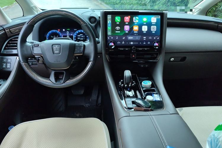 Used Toyota Vellfire 2024 Crown Dual-Engine 2.5L Ultimate Edition