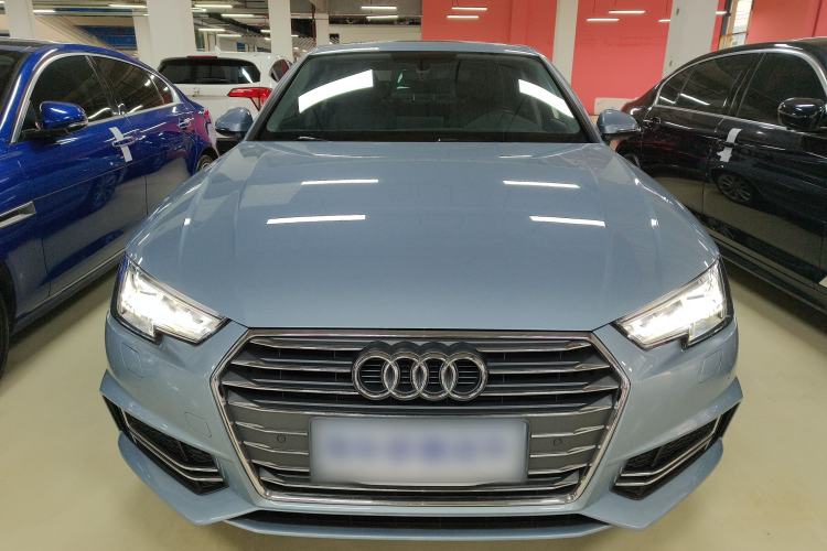 Used Audi A4L 2018 30th Anniversary Edition 40 TFSI Fashion Model
