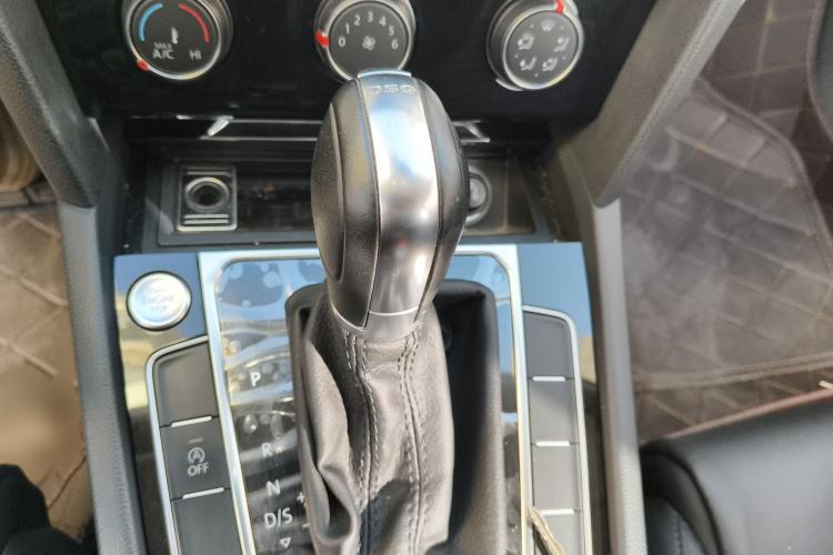 Used Volkswagen Magotan 2018 330TSI DSG Advanced Model Gear Lever