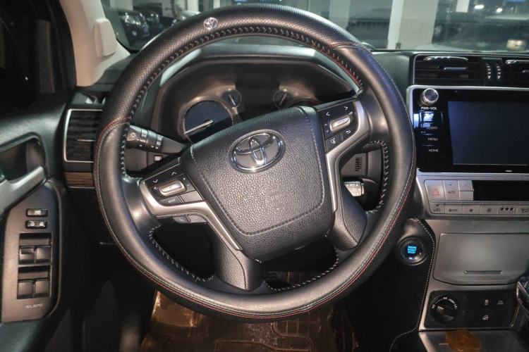 Used Toyota Prado 2018 3.5L Automatic TX-L Steering Wheel