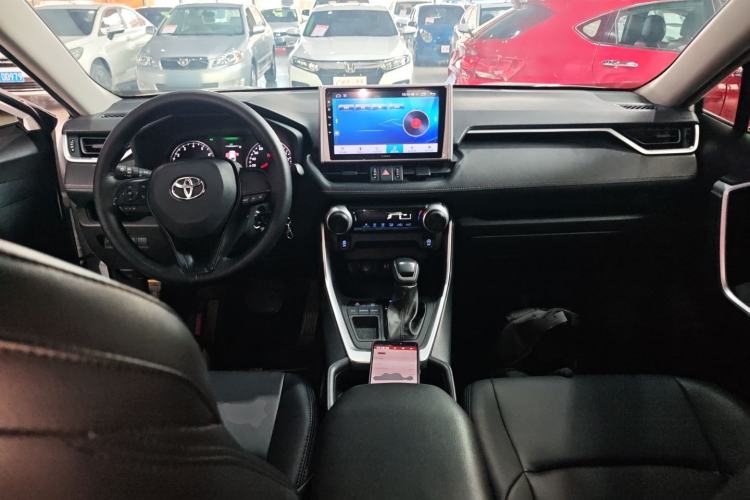 Used Toyota Wildlander 2022 2.0L CVT Two-Wheel Drive Leading Edition Center Console